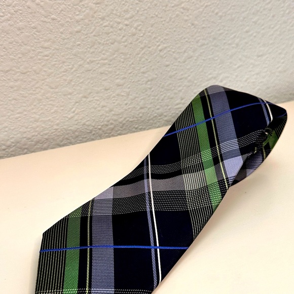 Michael Kors MEN'S TIE BLUE AND GREEN/STRIPED WIDTH: 3" LENGTH: 58" SLIM - Picture 5 of 8